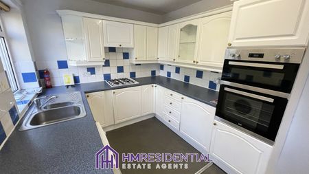 3 bedroom Semi-detached for rent on Ambleside, Throckley, Newcastle Upon Tyne, NE15 9HE - Photo 4