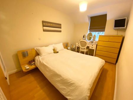 2 bedroom flat to rent - Photo 3