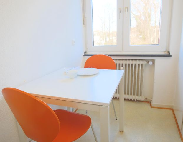HELLES MÖBELIERTES APARTMENT MIT BALKON NÄHE GERICHT KREFELD - Foto 1