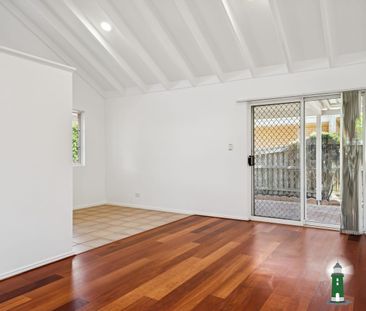 Light & Bright Villa - Photo 3