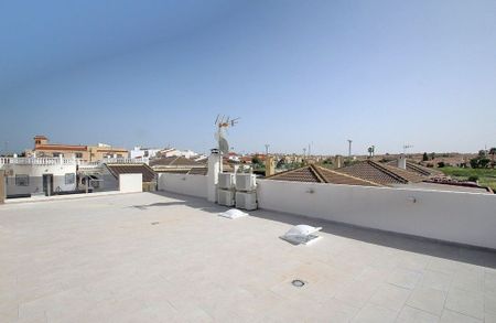 Luxury 3 room Detached House for rent in Torrevieja, Valencia - Photo 3