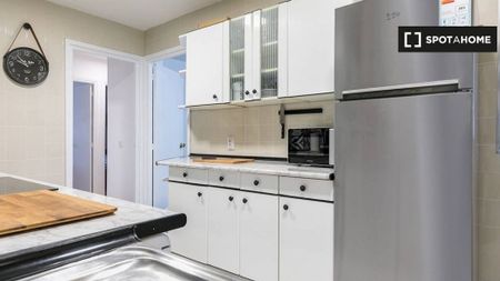 5 room luxury Flat for rent in Madrid, Spain - Photo 2