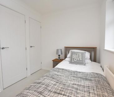 2 bedroom semi-detached house to rent - Photo 5