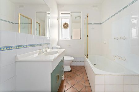 Charming 2-Bedroom Retreat in Elwood - Photo 5