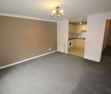 Russell Gardens, Edinburgh, EH12 - Photo 3