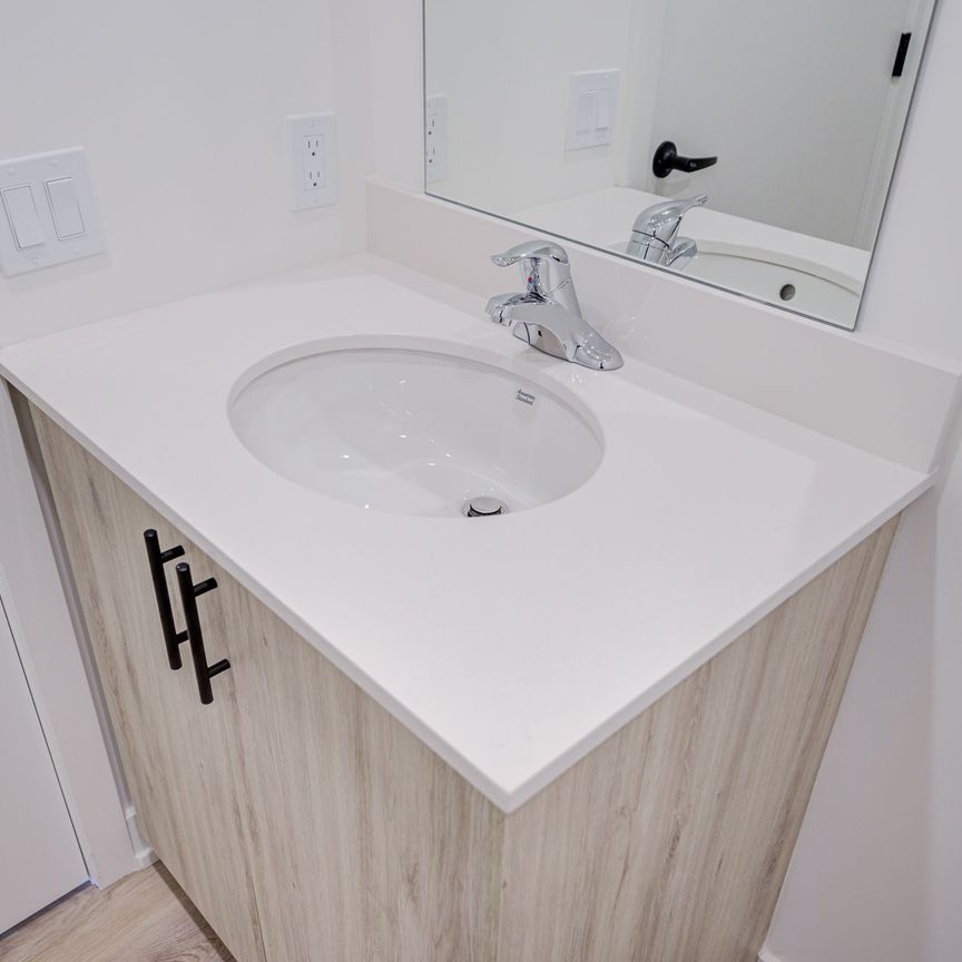 For Lease - 2475 Old Bronte Road Unit# 804, Oakville, Ontario - Photo 1