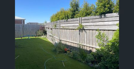 Large family home in the heart of Mount Duneed. - Photo 5