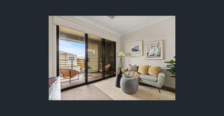 Executive Living in Sought After Suburb! - Photo 5