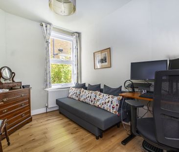 2 bedroom maisonette to rent - Photo 2