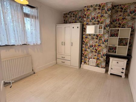 3 bedroom terraced house to rent - Photo 5