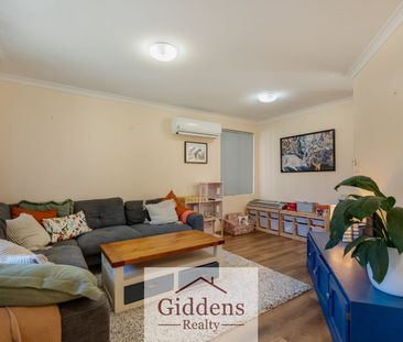 Charming 3 Bed 1 Bathroom Home! - Photo 1