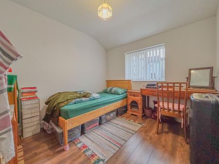 2 bedroom semi-detached house to rent - Photo 4