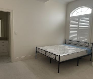 For Lease - 3151 Buttonbush Trail, Oakville, Ontario - Photo 5