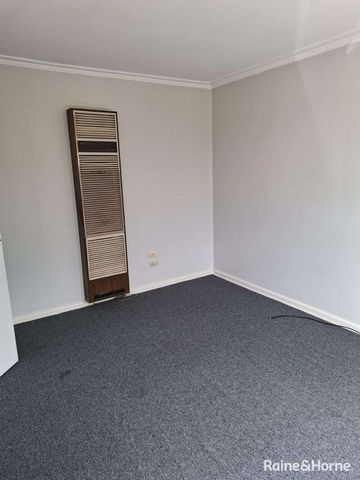 Two Bedroom Unit in Prime St Albans Location - Photo 5