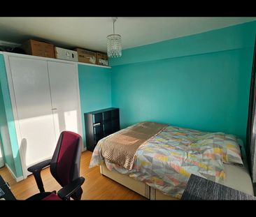 Room in a Shared Flat, Park Road North, W3 - Photo 2