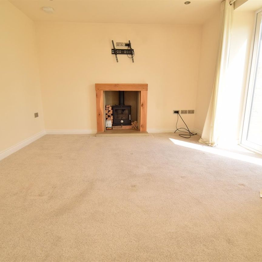 Old Road, Middlestown, Wakefield - Photo 1