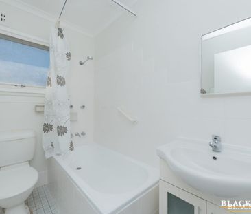 2/75 Tharwa Road, Queanbeyan, NSW 2620 - Photo 4