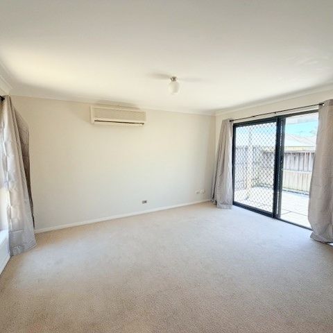 Stylish and Spacious Villa - Photo 1