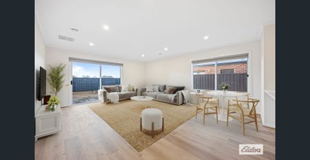 Modern Family Living - Photo 5