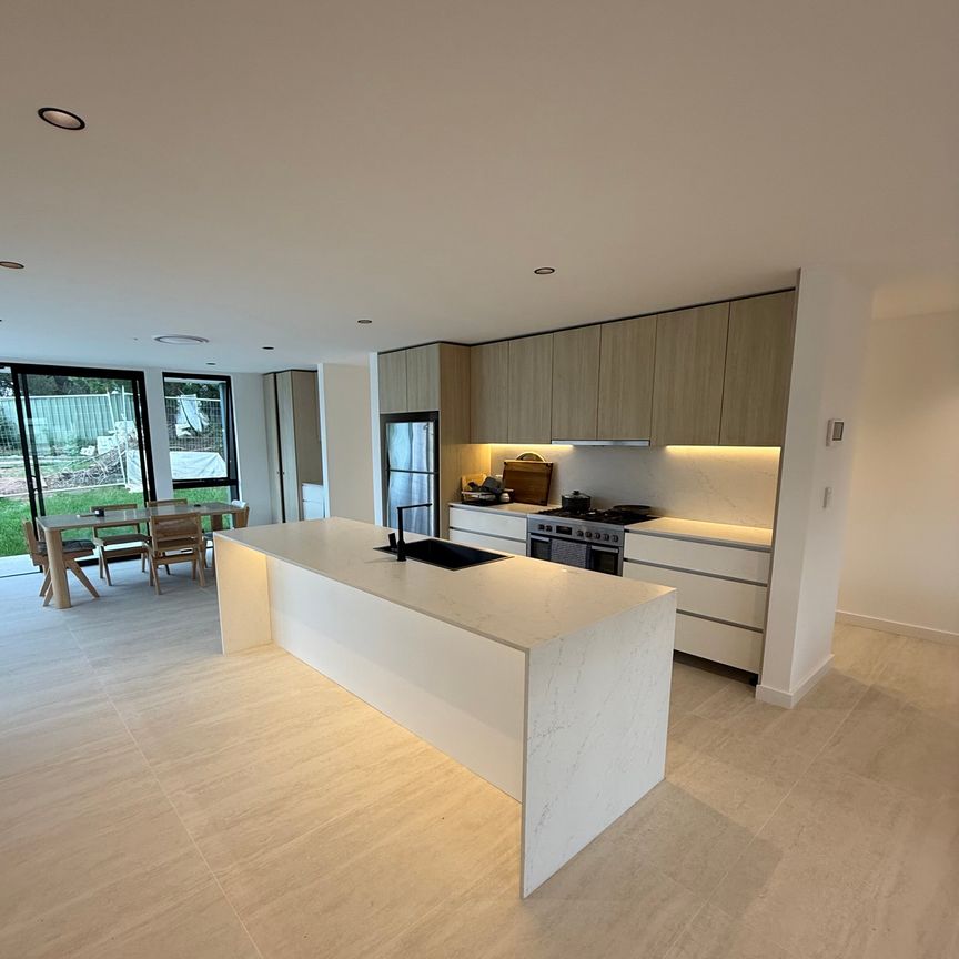Eagle Vale - Photo 2