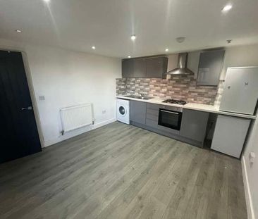 One Bedroom, First Floor, Rothesay Road &#; Luton, LU1 - Photo 3