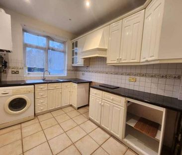 Hedgeley, Woodford Avenue, Ilford, IG4 - Photo 3
