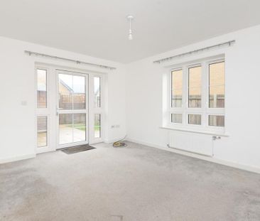 3 bedroom semi-detached house to rent - Photo 2