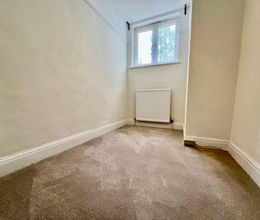 Field End Road, Pinner, HA5 - Photo 1