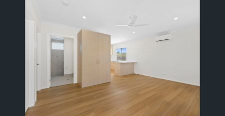 Modern 2 Bedroom Coastal Cottage – Private, Fresh & Low Maintenance - Photo 4