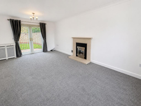 5 bedroom detached house to rent - Photo 2