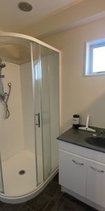 Modern One-Bedroom Flat in Stoke - Photo 4