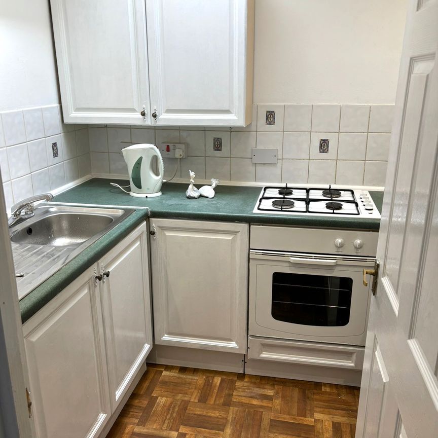 £850 PCM, Part-Furnished Second Floor Studio Flat in Caroline Street, City Centre, Cardiff, CF10 1FF - Photo 1