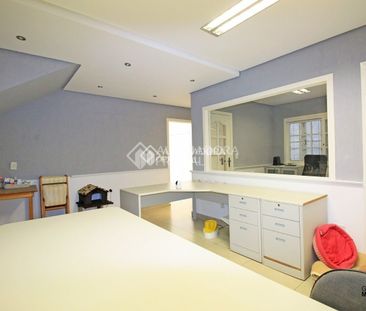Casa com 3 quartos e 200m² para alugar em Moinhos de Vento, Canoas. - Foto 1