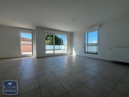 Location Appartement 4 pièces 82m² MIONNAY 01390 - Photo 2