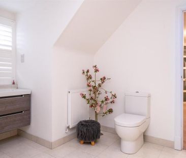 6 bedroom detached house to rent - Photo 5