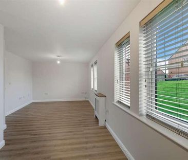 Blue Cedar Drive, Streetly, Sutton Coldfield, B74 - Photo 3