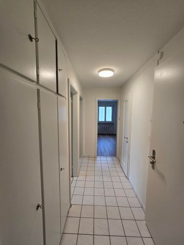 Renovierte 3 Zimmer Wohnung mit Balkon in Baar - Photo 4