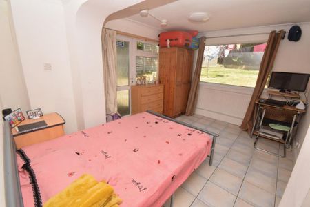 4 bedroom house to rent - Photo 2