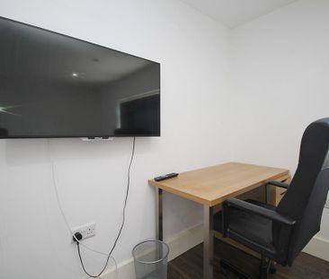 1 bedroom in a house share to rent - Photo 4