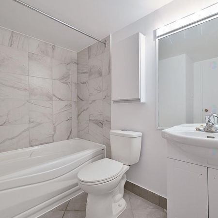 LIBRE MAINTENANT!!! 579-880-8879 Superbe condo rénové à l'été 2025, offrant 2 chambres lumineuses Chauffage, électricité et climatisation inclus pour - Photo 4