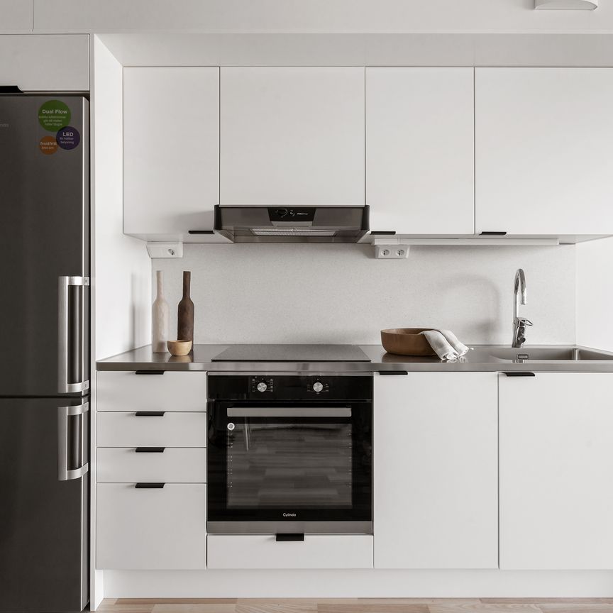 Turfgatan, Täby - Photo 1