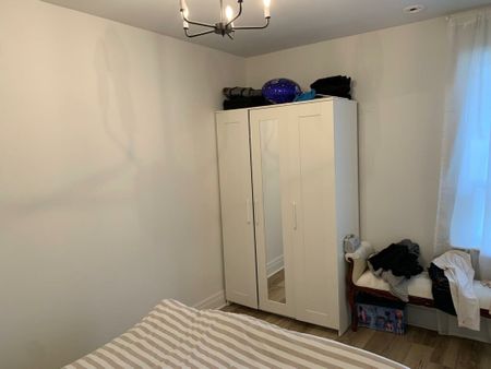 Toronto Furnished Apartment for Rent in North York - Chic Upper Level 1 Bed, 1 Bath with Sylish Decor and Spa-Like Bath - Photo 5