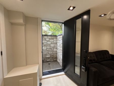 For Lease - 1026 Hedge Drive, Mississauga, Ontario - Photo 3