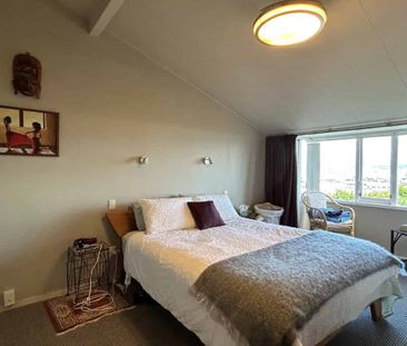 Fully furnished with a view! - Photo 2