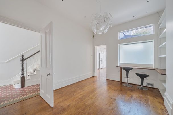 5 bedroom flat to rent - Photo 1