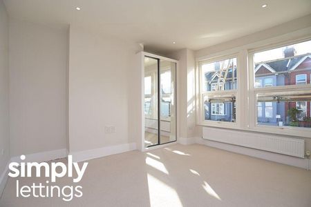 4 bedroom maisonette to rent - Photo 4