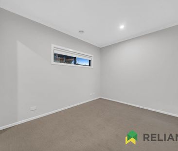 7 Amukta Road, Truganina, Vic 3029 - Photo 6