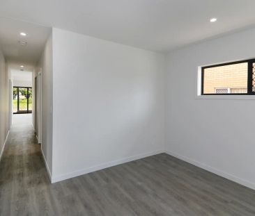 “Prime Position, Immaculate Home-Close to Train, Shops, Schools” - Photo 5