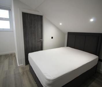 Silver Street, Bury, BL9 - Photo 5