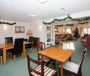 1 bedroom retirement property to rent - Photo 6